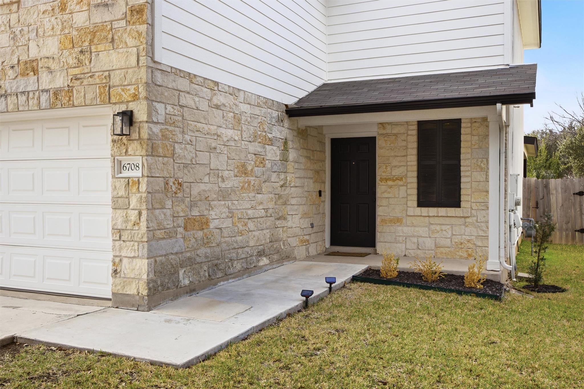 6708 Panda Royle DR