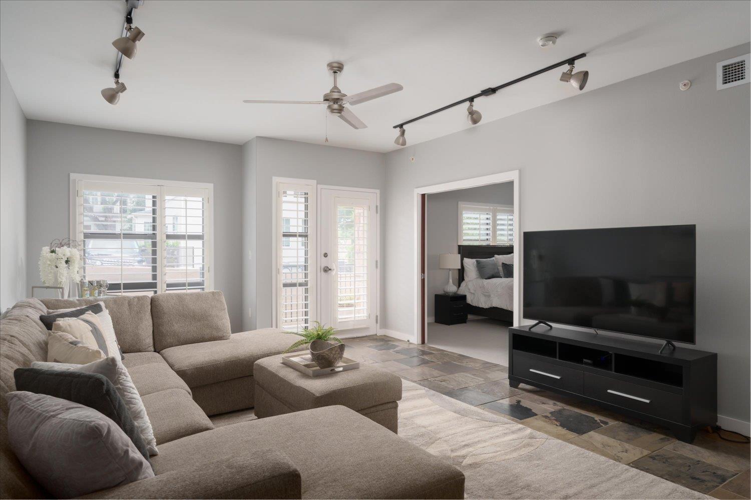 1812 West Ave 207