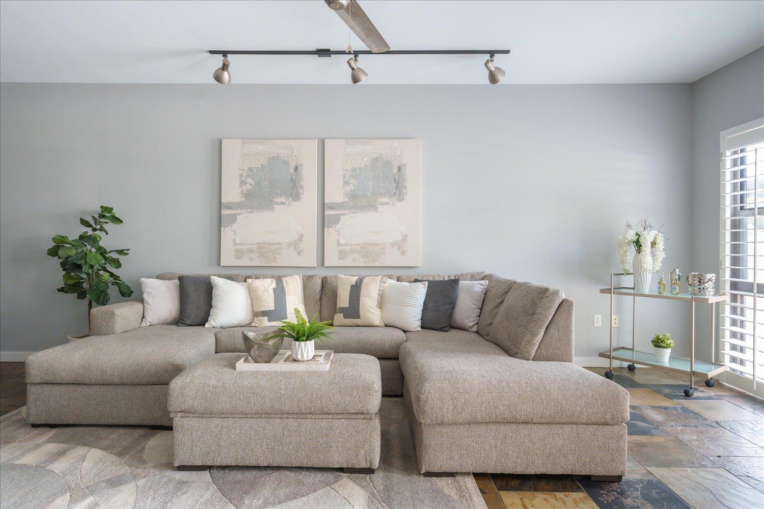 1812 West Ave 207