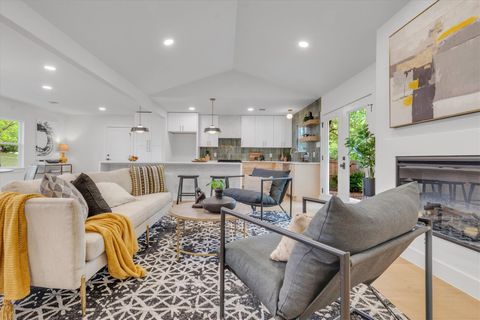 Photo of 6807 Roanoke DR, Austin, TX 78723 (MLS # 3062975)
