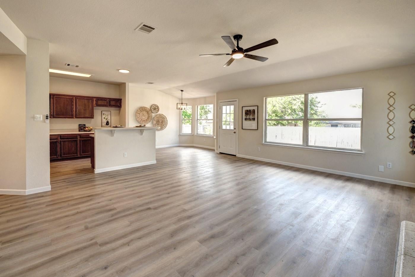 1114 Rolling Ridge DR