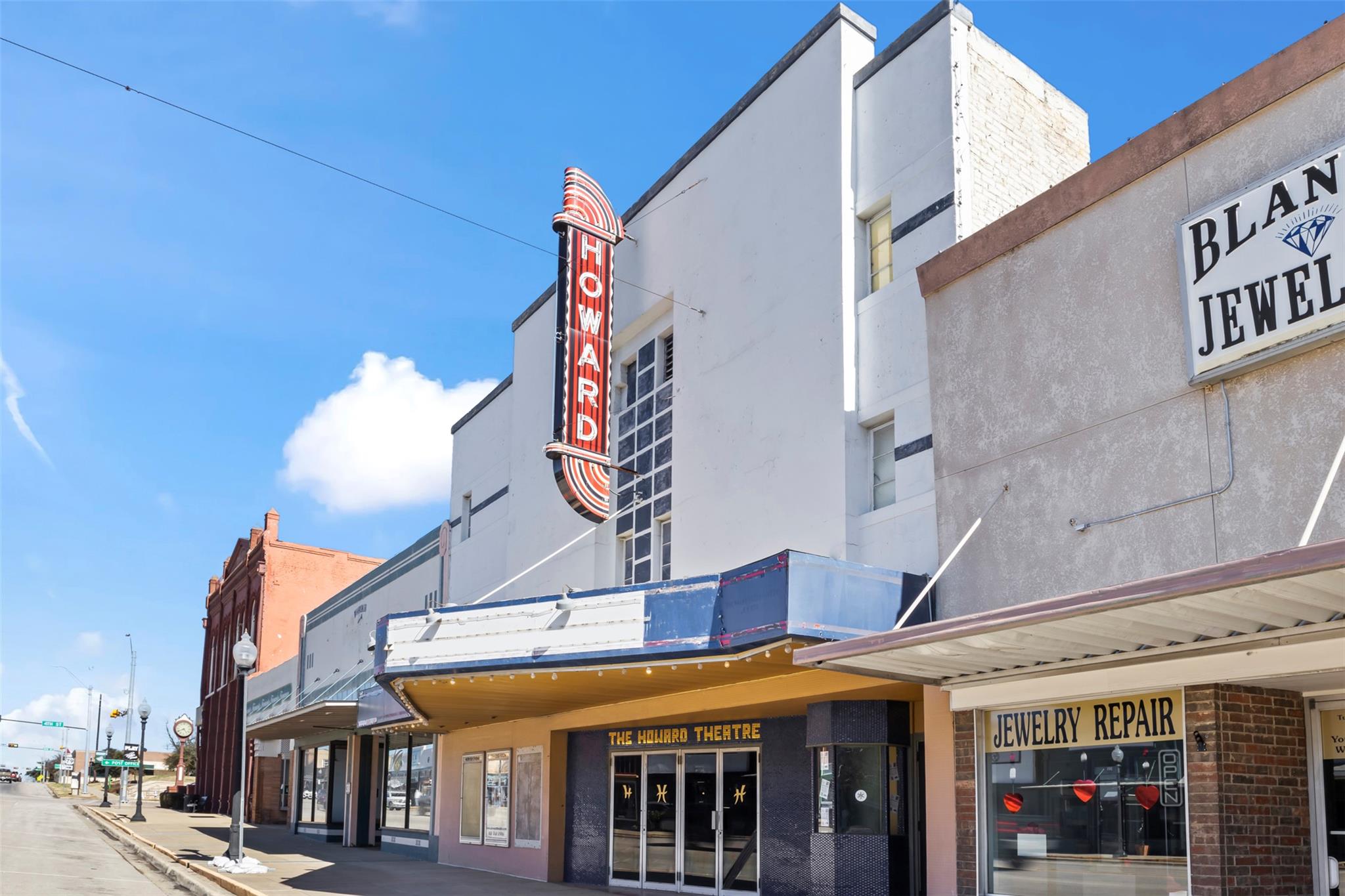 703 N Main ST