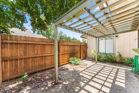 Photo of 903 Silver Quail LN, Austin, TX 78758 (MLS # 6344485)