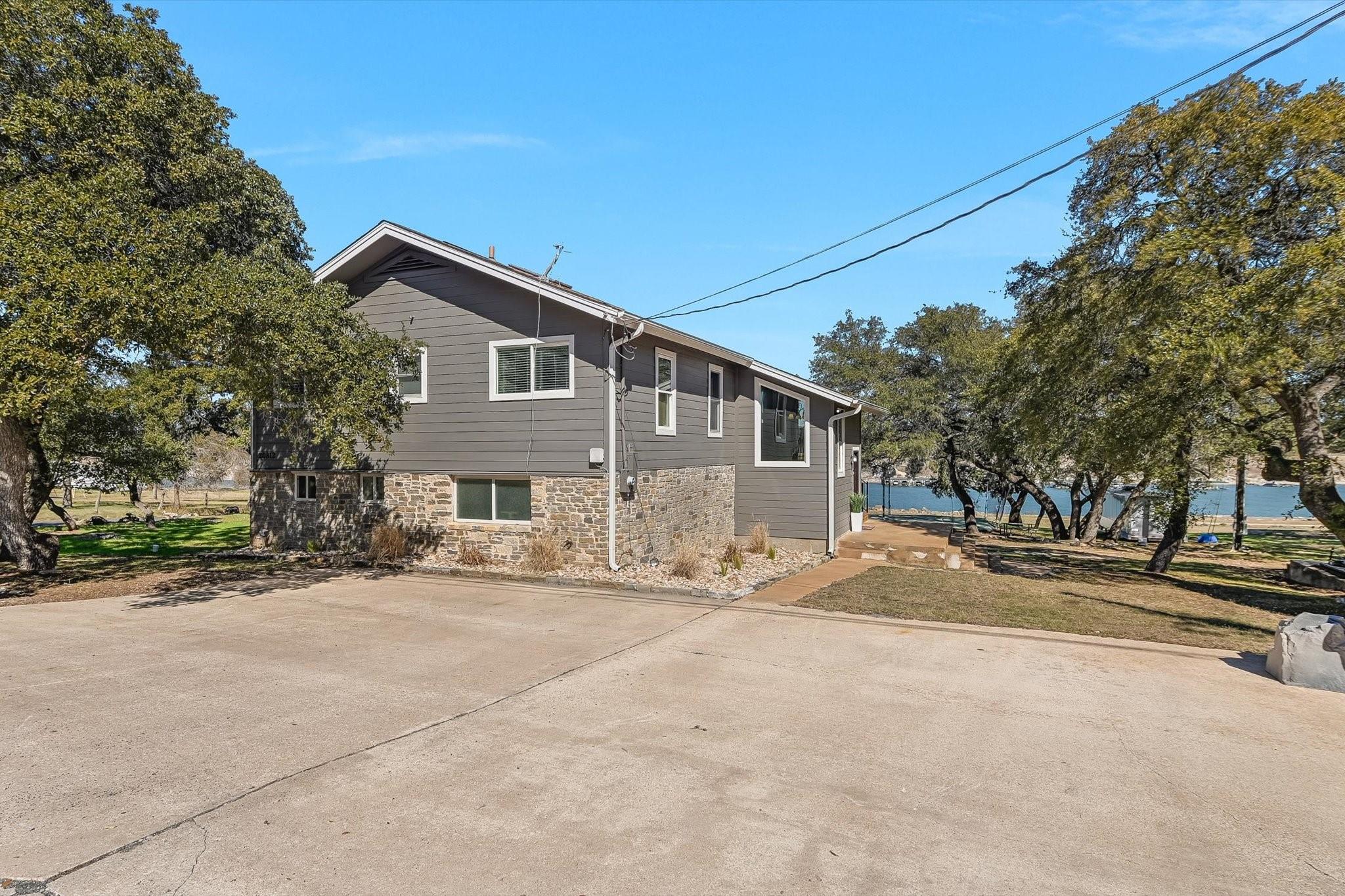 20812 E Lakeshore DR