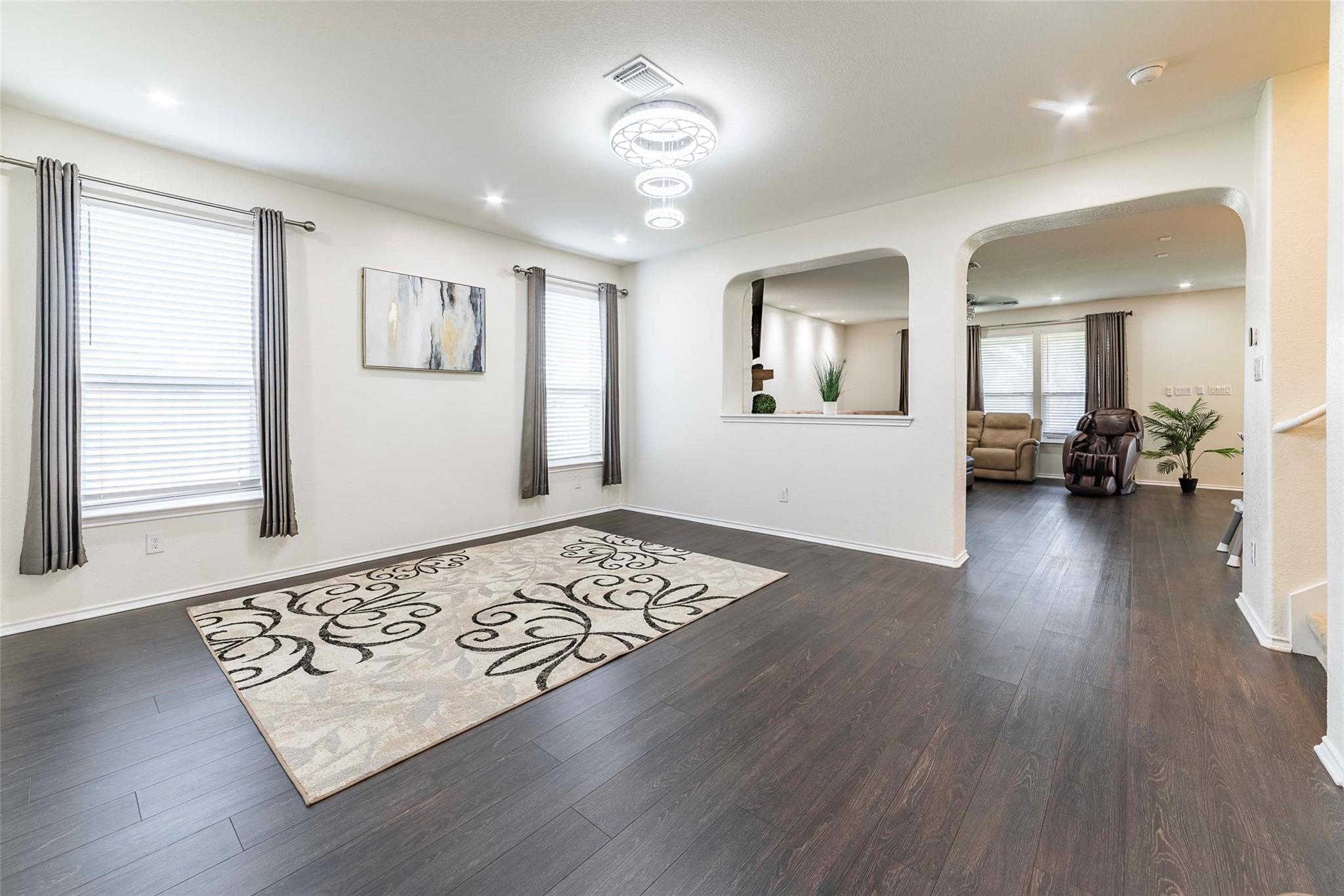 1224 Euless LN
