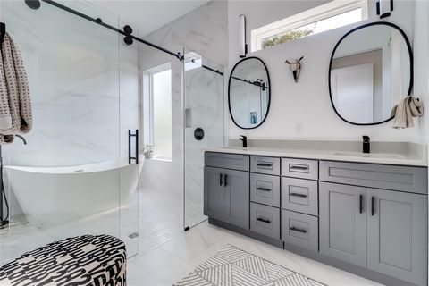 Tiny photo for 4712 Reyes ST #1, Austin, TX 78721 (MLS # 5818109)