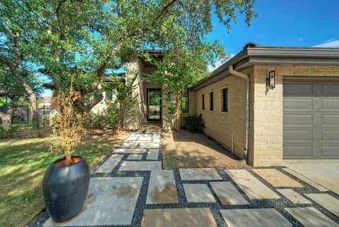 Photo of 10 Monarch Oaks LN, The Hills, TX 78738 (MLS # 9311683)