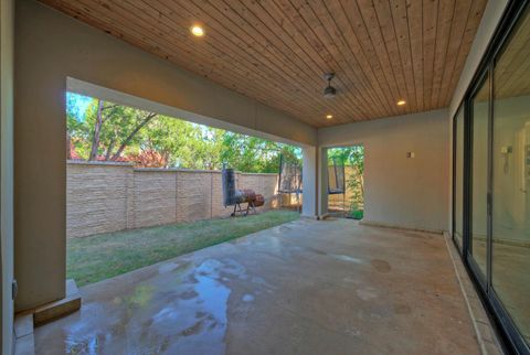 Tiny photo for 10 Monarch Oaks LN, The Hills, TX 78738 (MLS # 9311683)