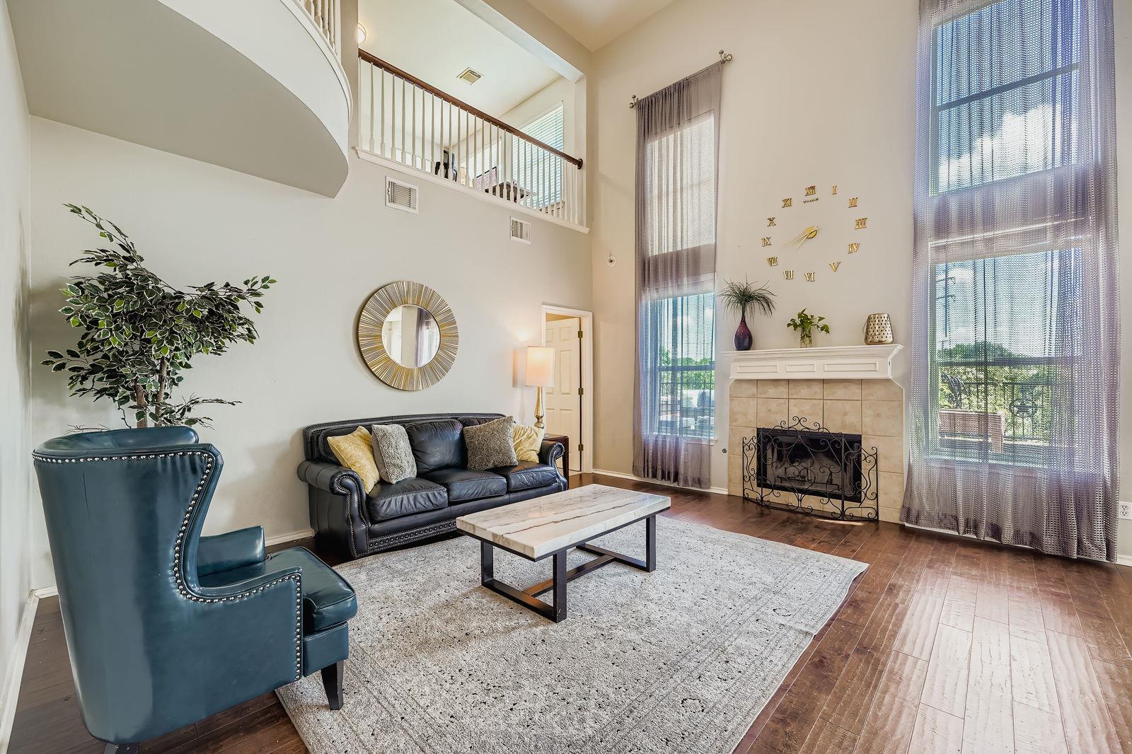 4506 Corazon CV