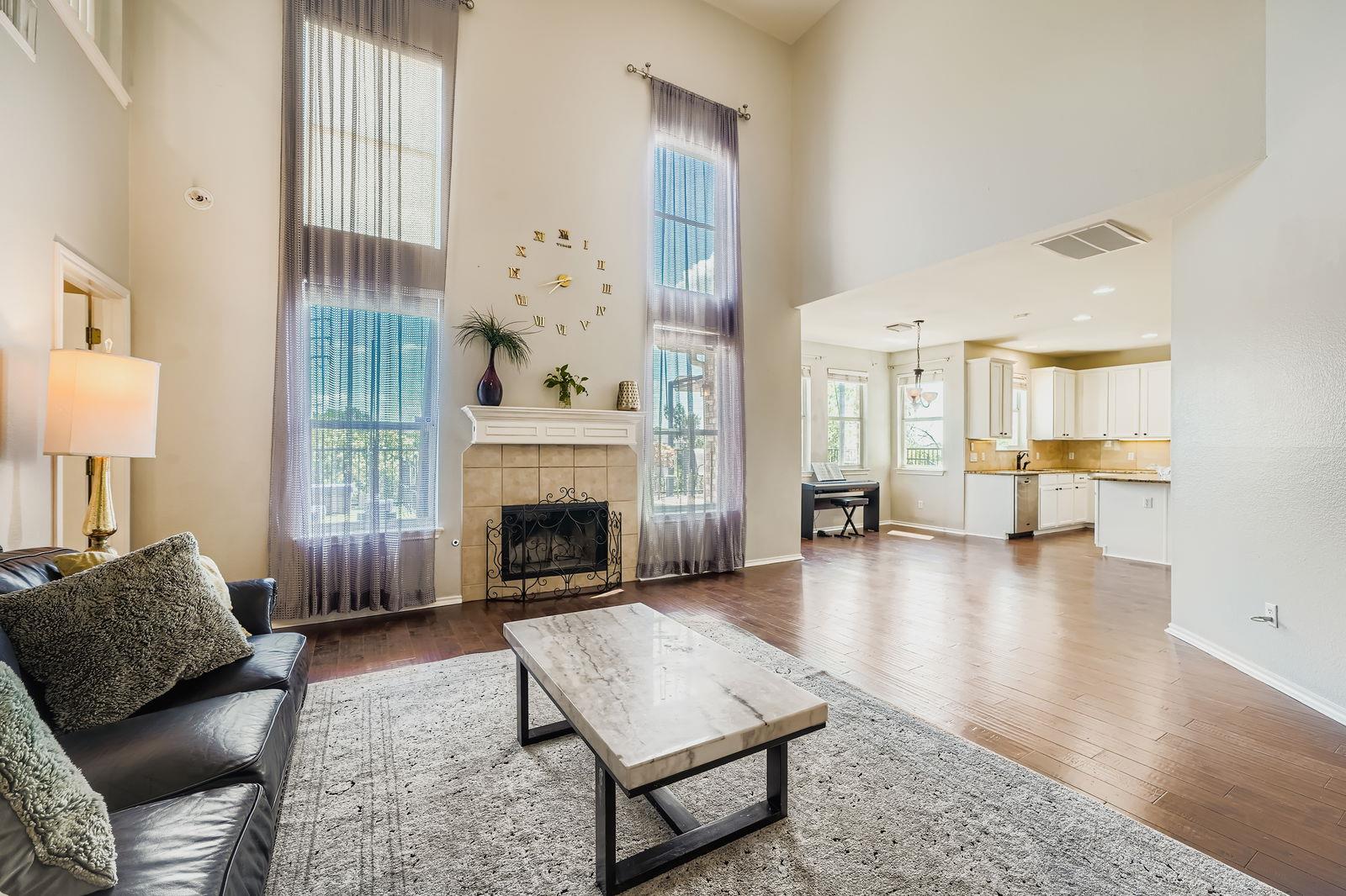 4506 Corazon CV