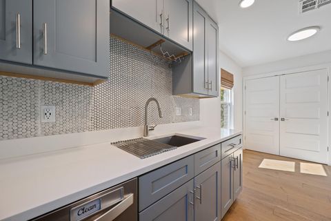 Tiny photo for 5804 Tracy Lynn LN #A, Austin, TX 78721 (MLS # 8134514)