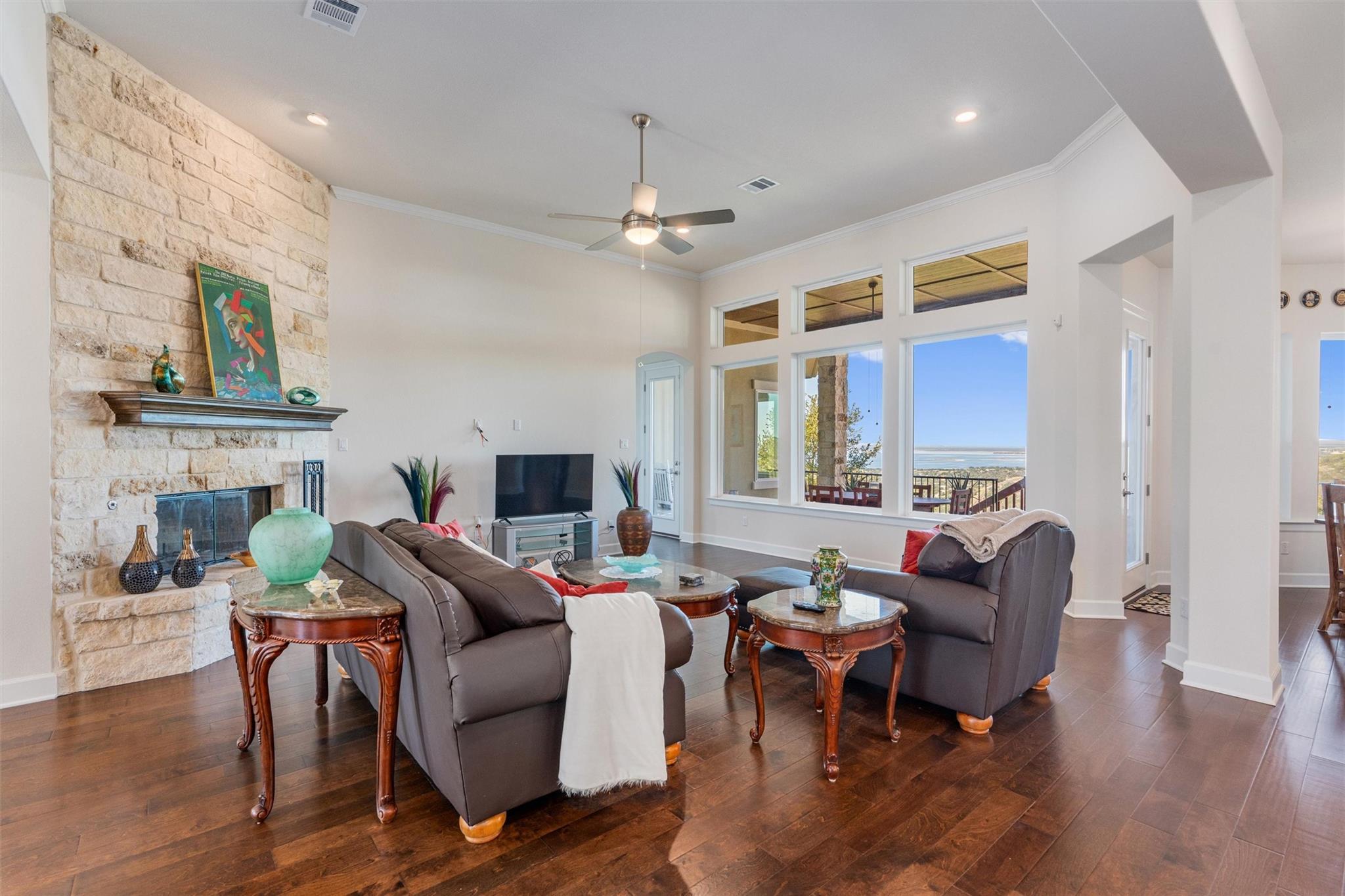 235 Chestnut XING