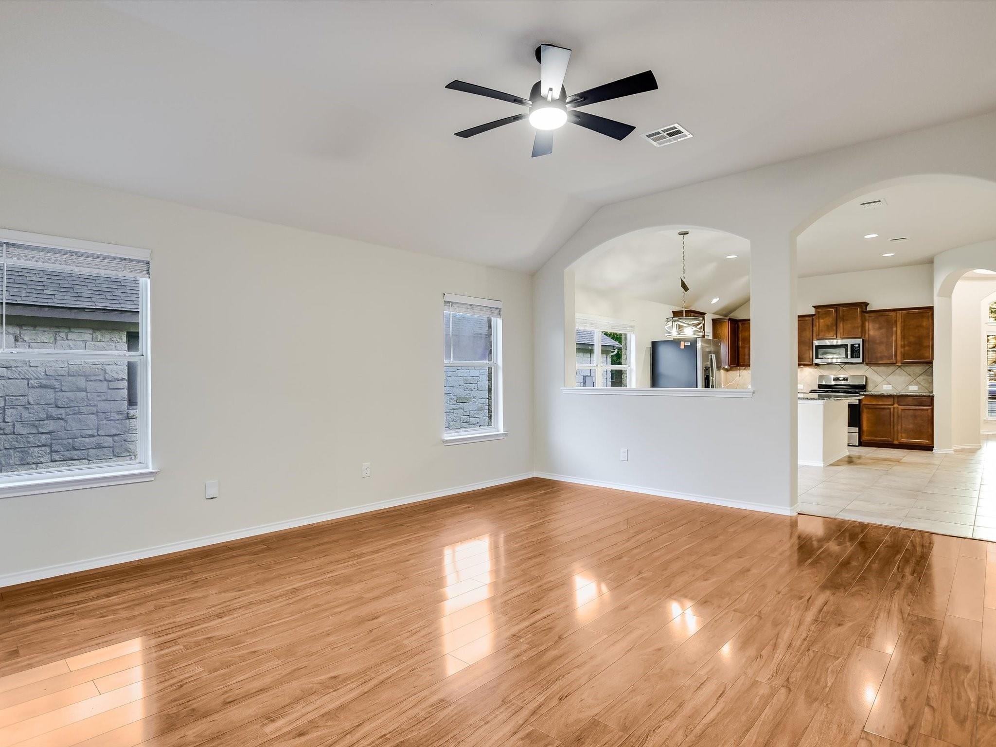 Pflugerville, Texas 78660, United States, 3 Bedrooms Bedrooms, ,2 BathroomsBathrooms,Residential,Pending,35544