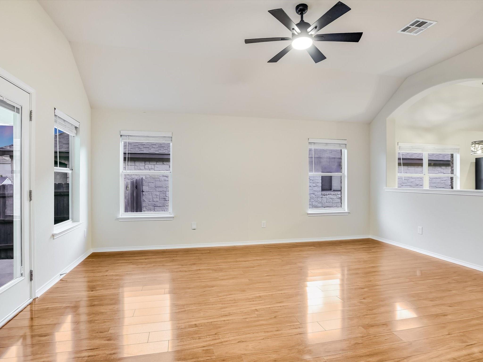 Pflugerville, Texas 78660, United States, 3 Bedrooms Bedrooms, ,2 BathroomsBathrooms,Residential,Pending,35544
