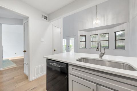 Tiny photo for 2001 Parker LN #129, Austin, TX 78741 (MLS # 3114963)