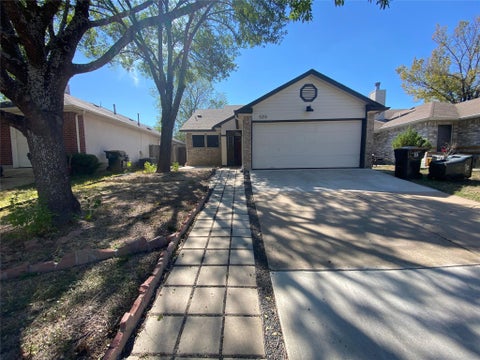 Photo of 5215 Coppermead LN, Austin, TX 78754 (MLS # 1640266)