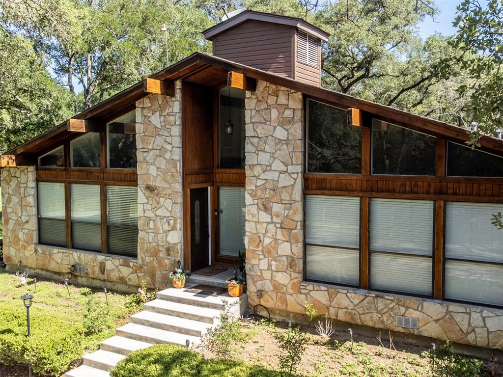 Photo of 101 Hunters Glen DR, San Marcos, TX 78666 (MLS # 4194411)
