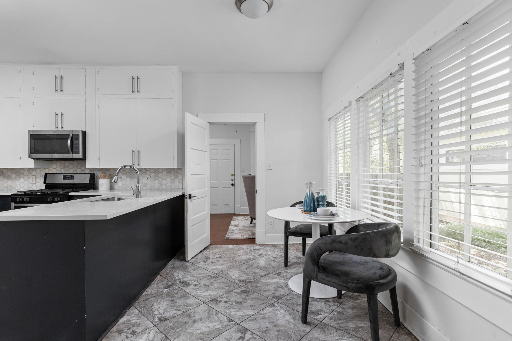 207 W 39th A,B,C ST