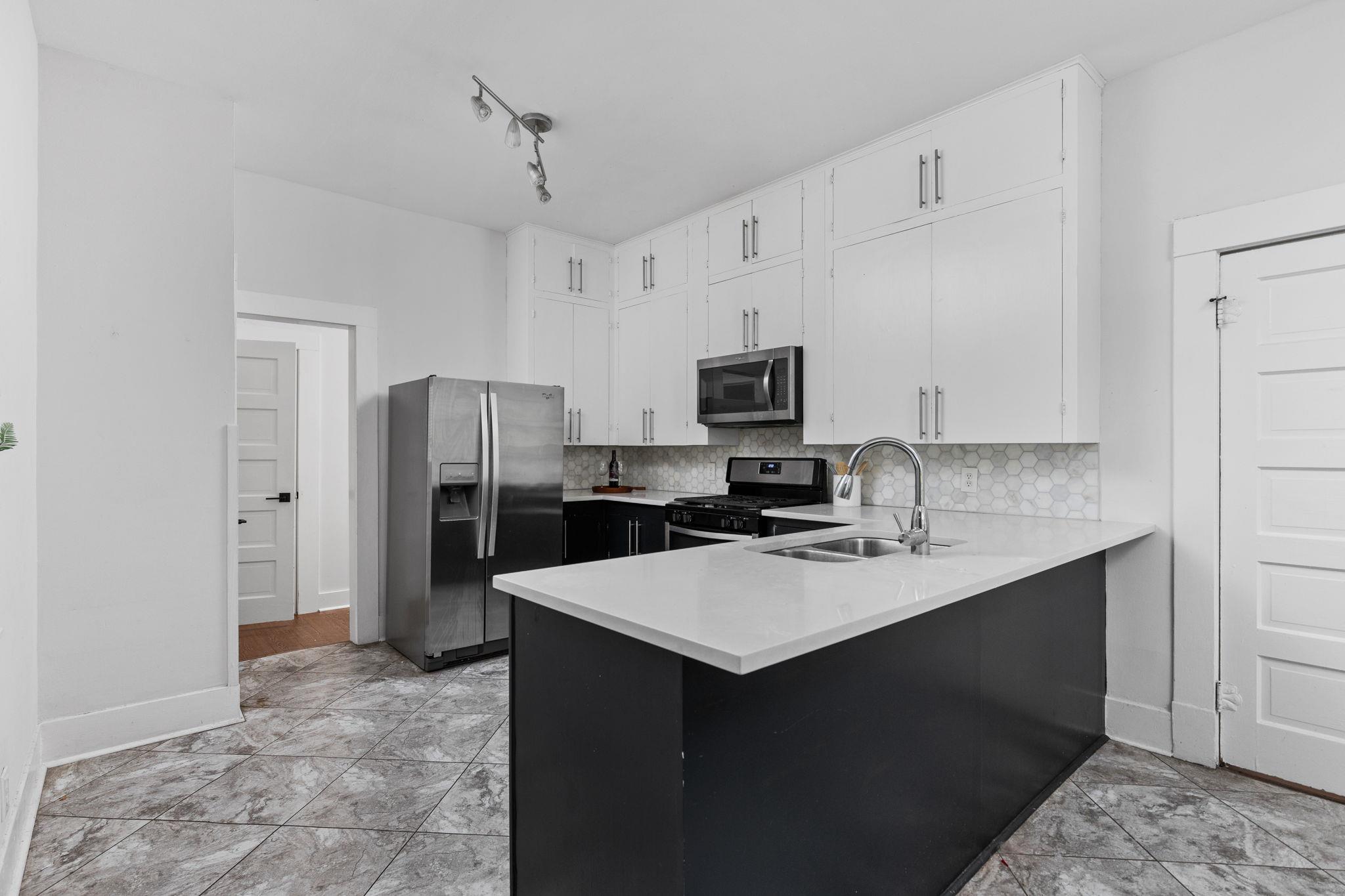 207 W 39th A,B,C ST