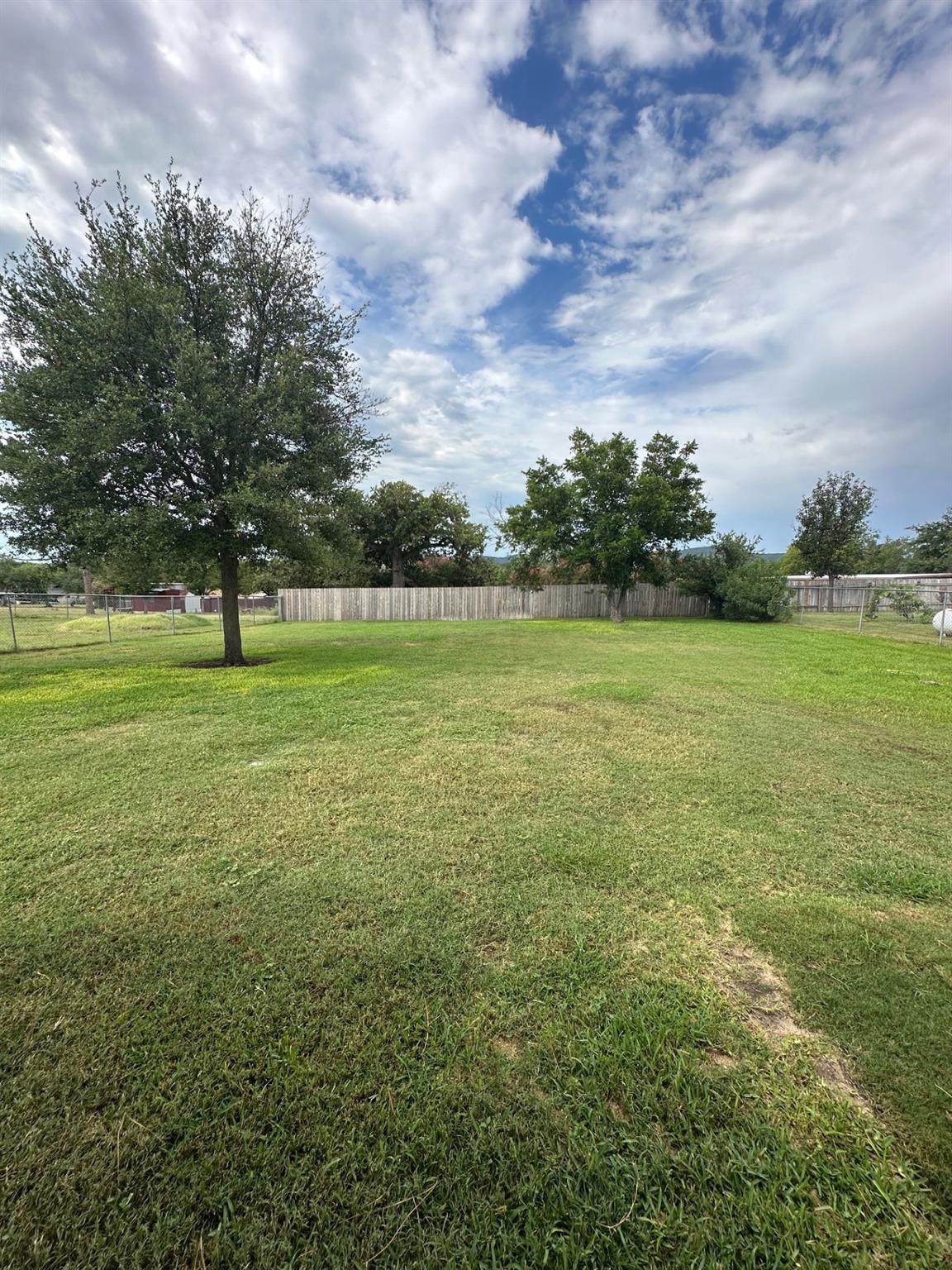 3904 Mountain View DR