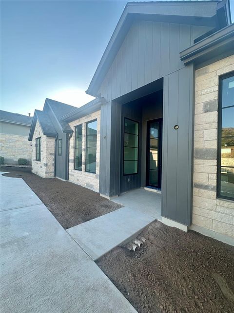 402 Sweet Grass LN Austin TX 78738