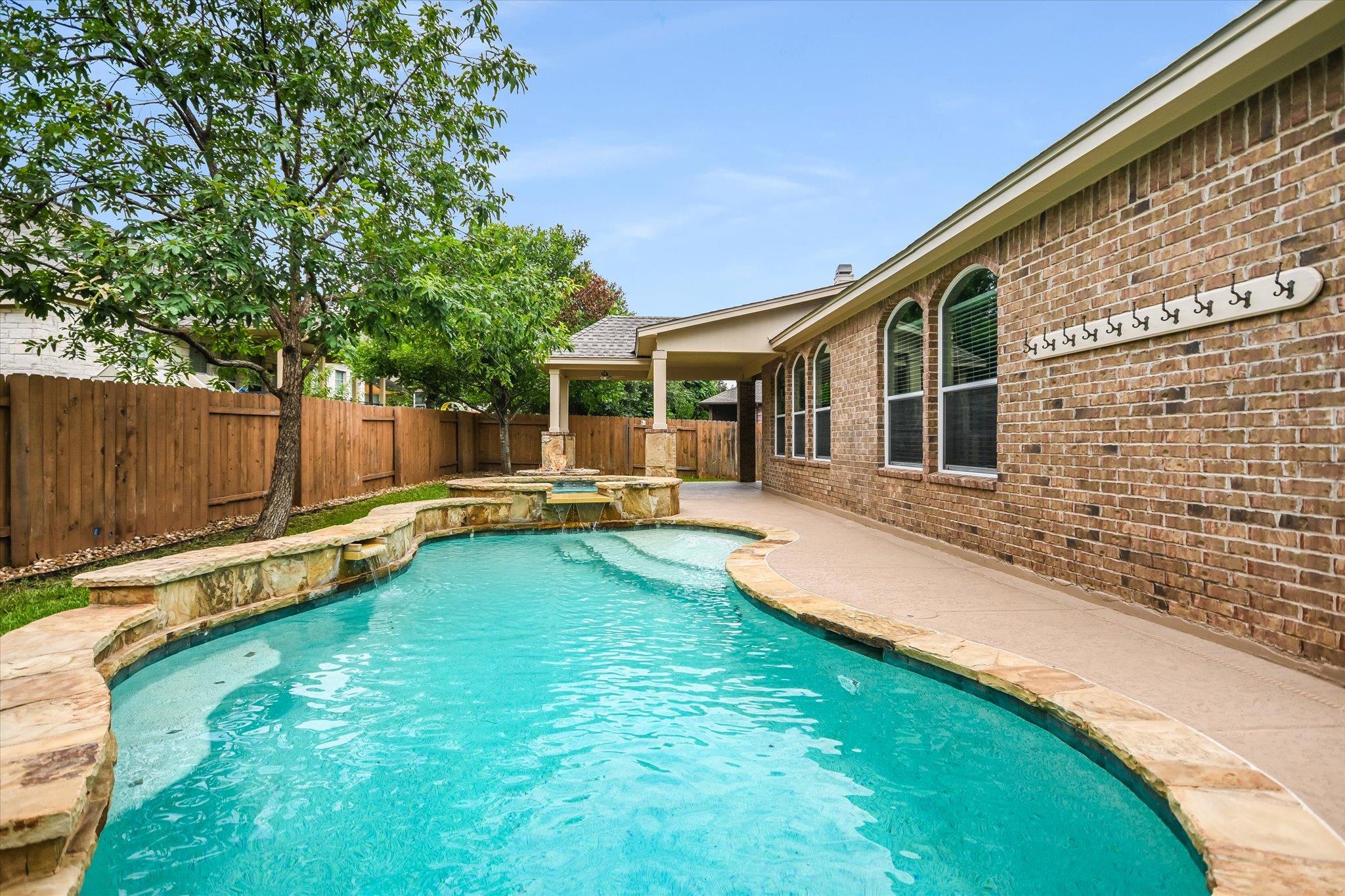 4230 Adagio PL