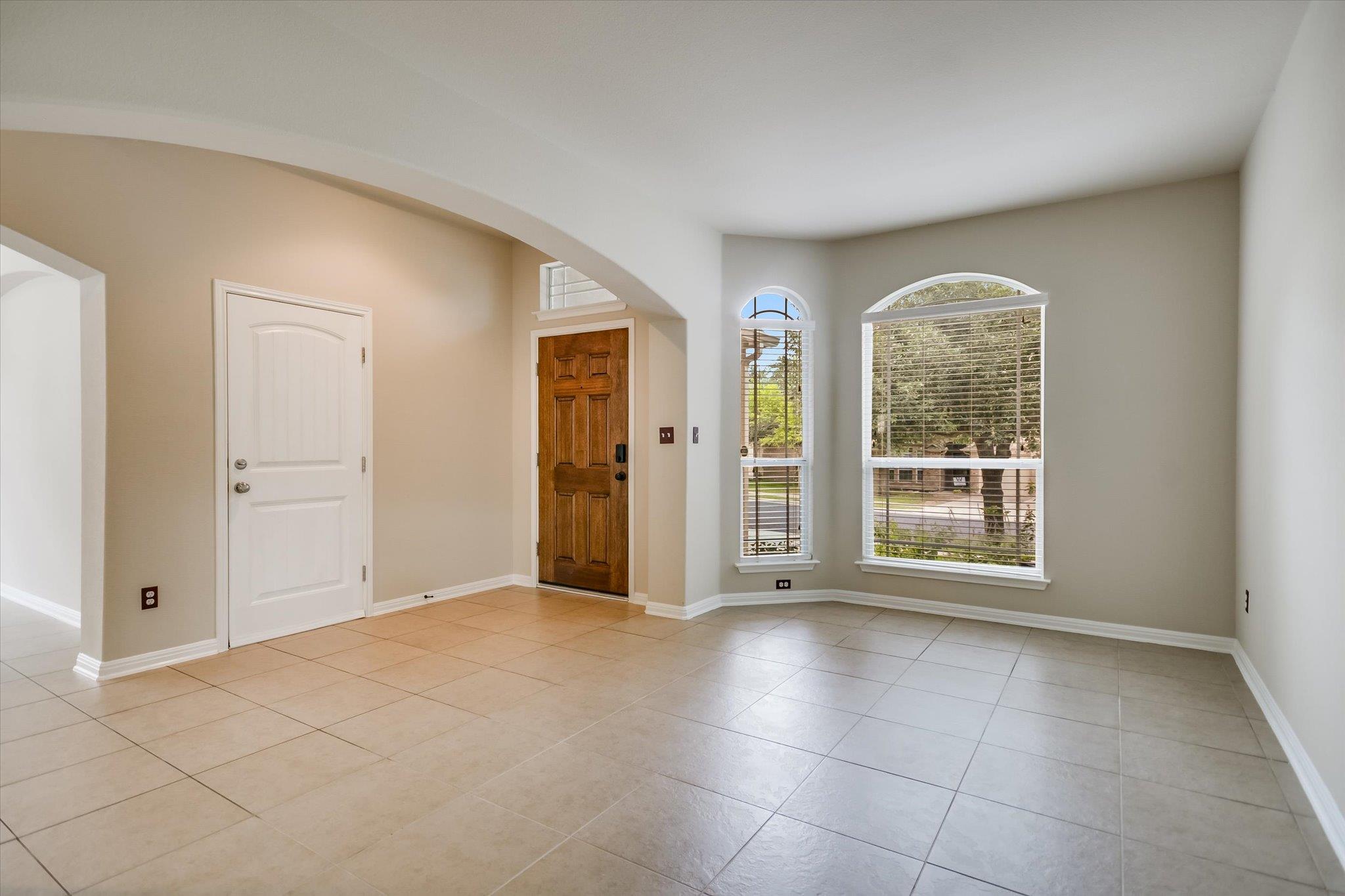 4230 Adagio PL