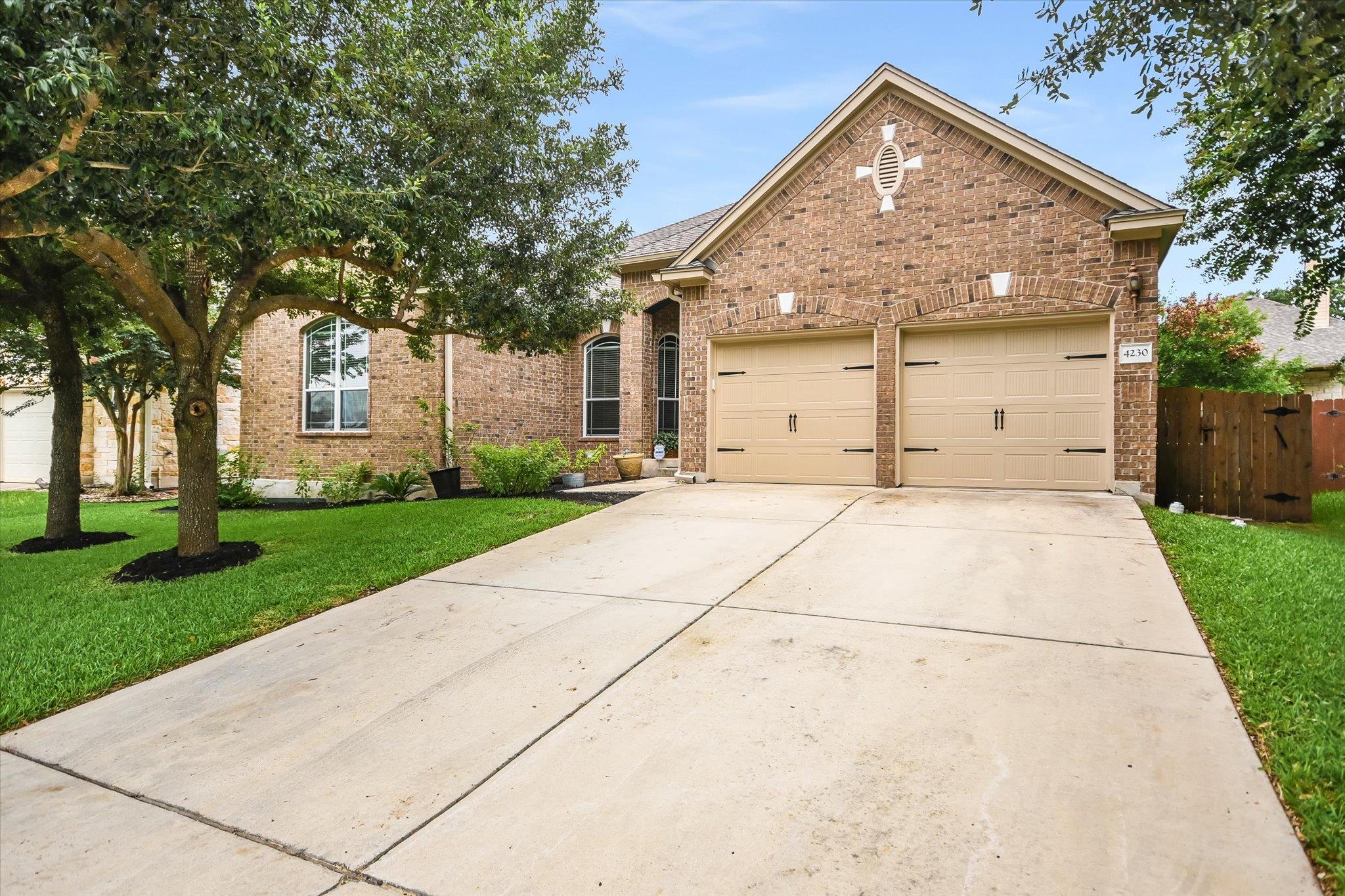 4230 Adagio PL