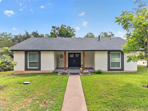Photo of 2500 Cockburn DR, Austin, TX 78745 (MLS # 7001985)