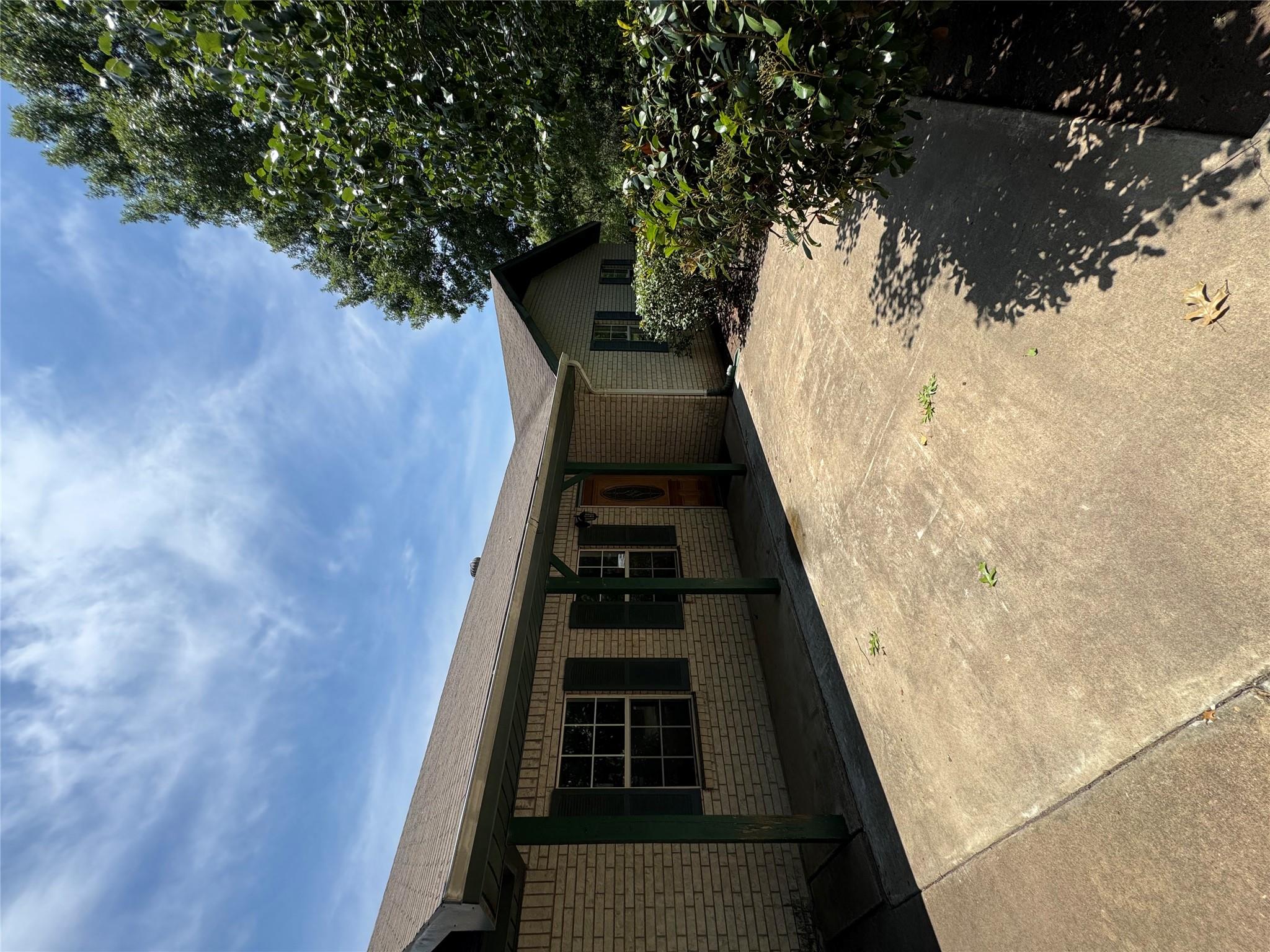405 Lynch ST