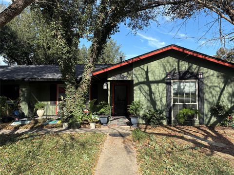 Photo of 1400 Summit CIR, Taylor, TX 76574 (MLS # 6457604)