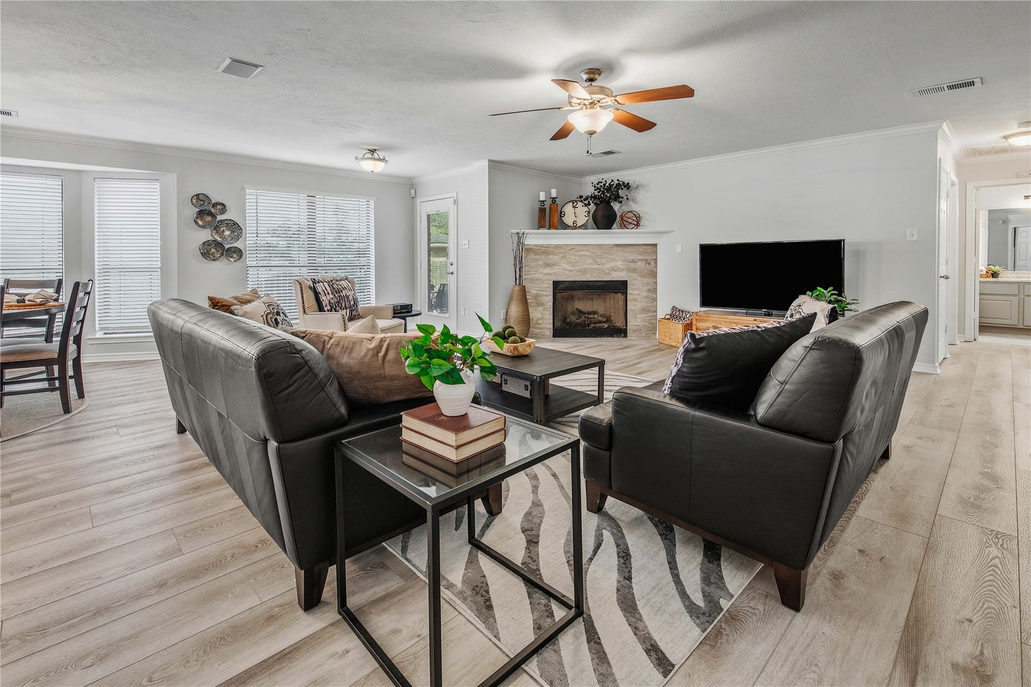 1214 Martinsville LN
