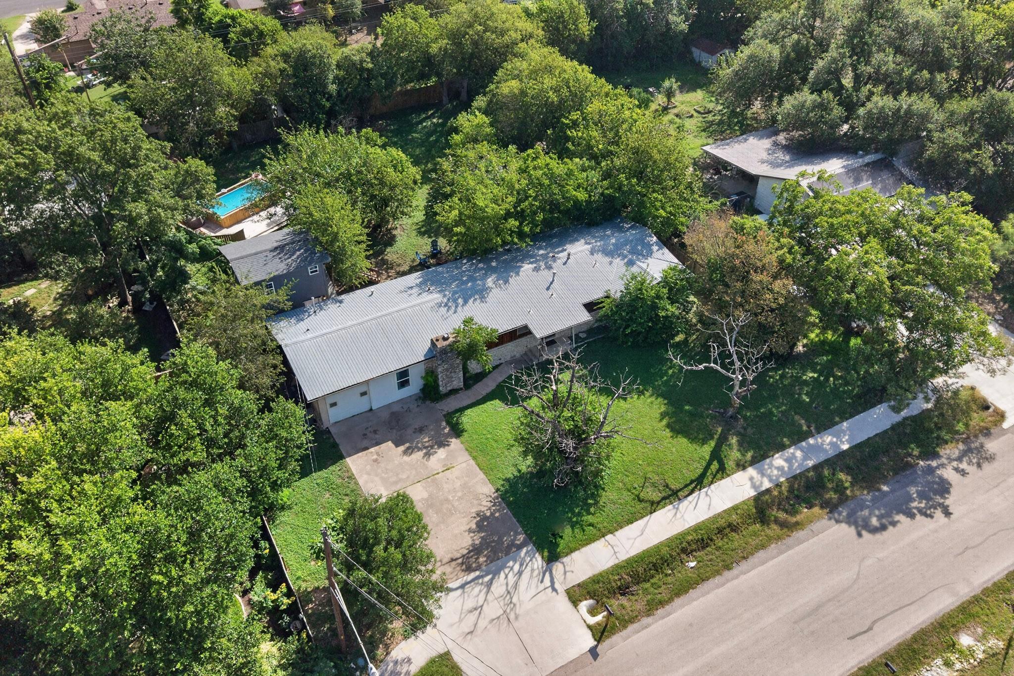 1100 Neans DR