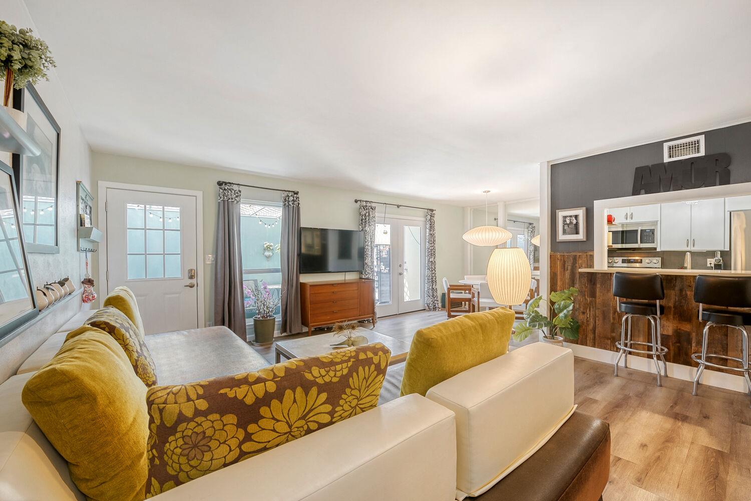 6718 Silvermine DR 1004