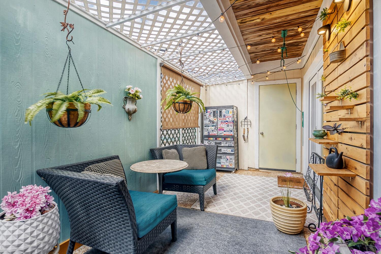 6718 Silvermine DR 1004