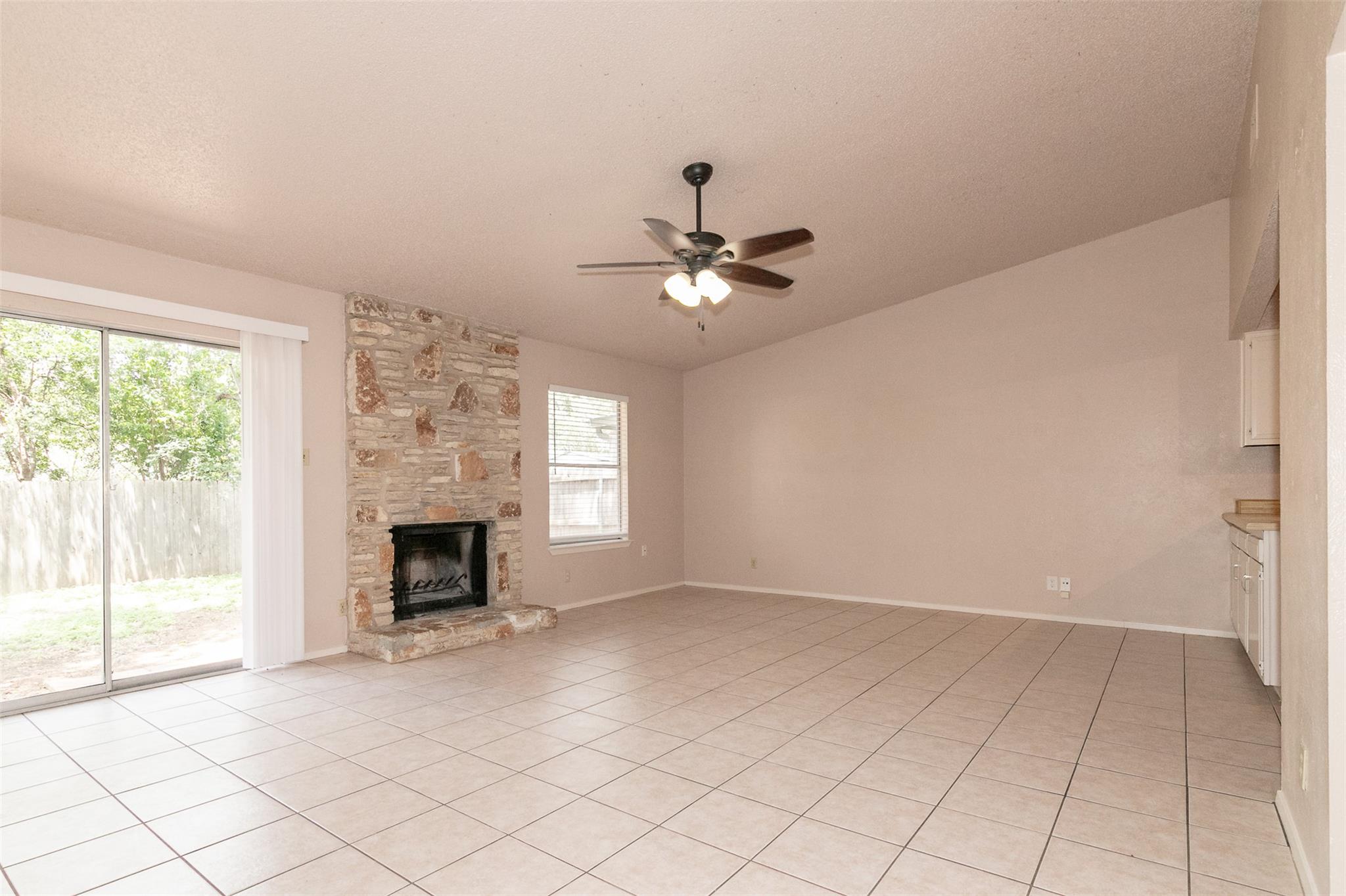 3312 Galesburg DR