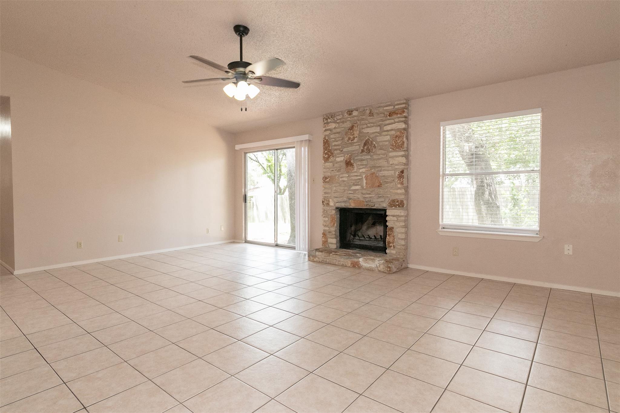 3312 Galesburg DR
