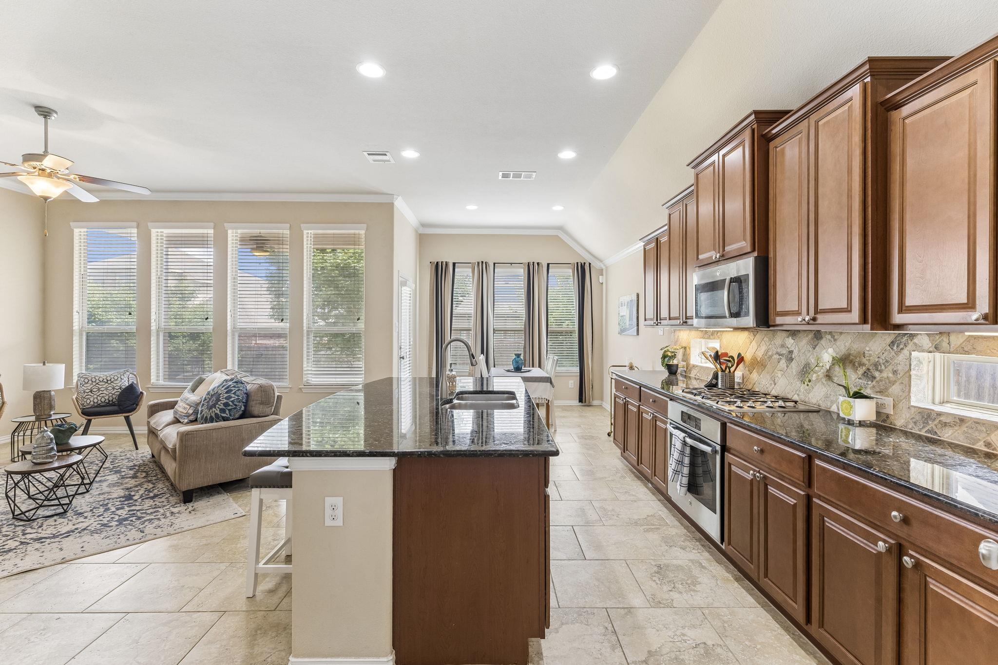 2509 Dillon Pond LN