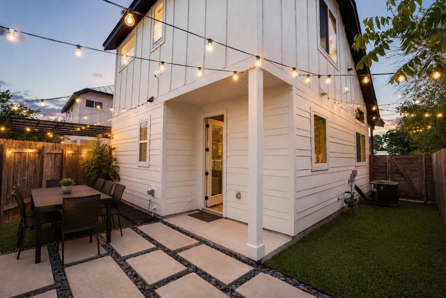 1123 Omega Ave 1
