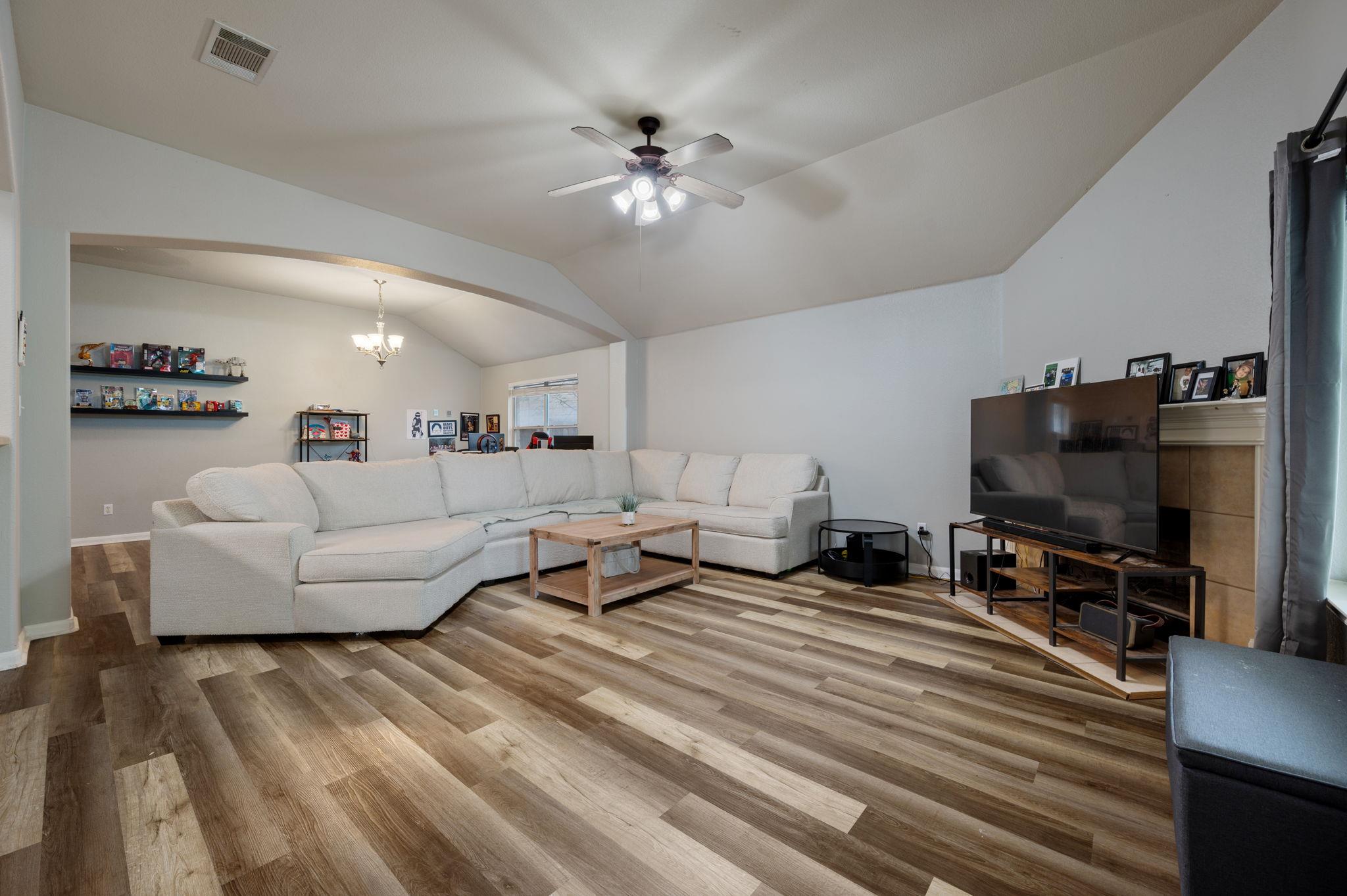 4109 Meadow Bluff WAY