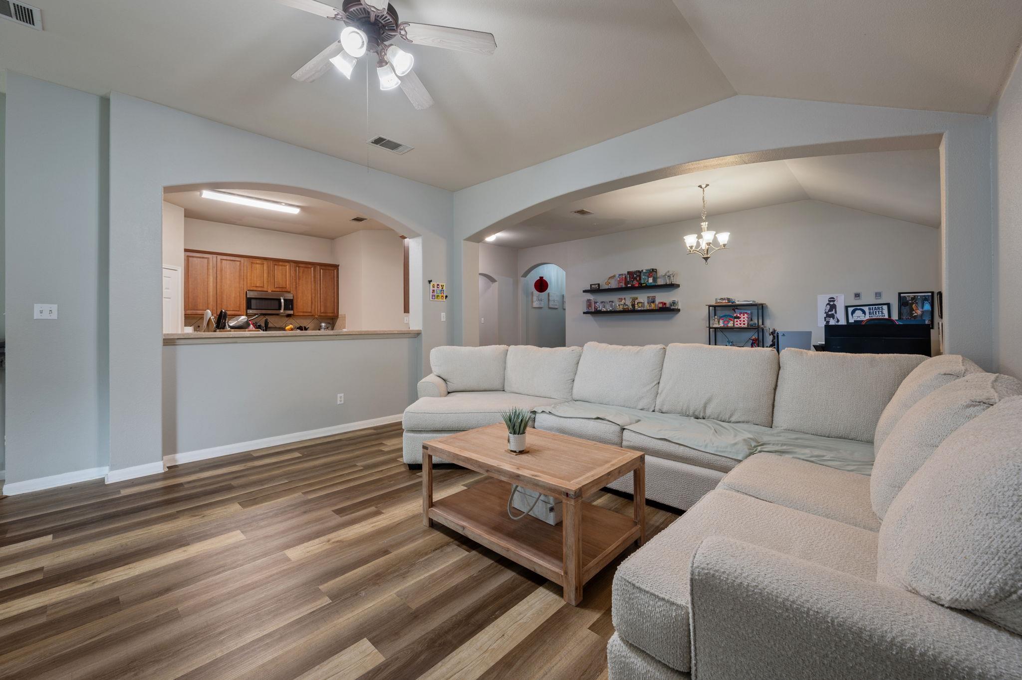 4109 Meadow Bluff WAY