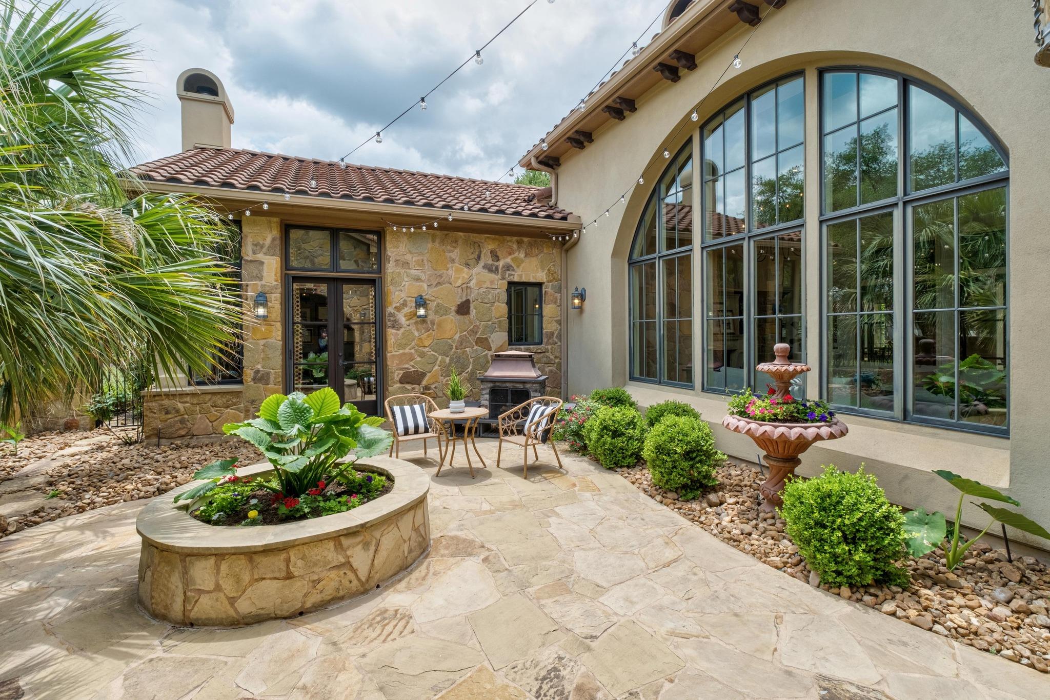 505 Indigo LN