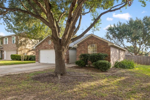 Photo of 271 Bluestem ST, Kyle, TX 78640 (MLS # 4770531)