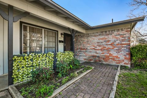 Photo of 8511 Burrell DR, Austin, TX 78757 (MLS # 5107545)
