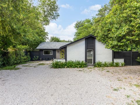 Photo of 6702 Rockridge CT, Austin, TX 78744 (MLS # 1358158)