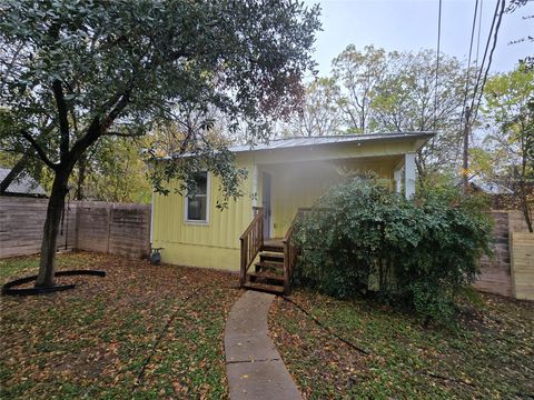 Photo of 1703 Maple Ave #B, Austin, TX 78702 (MLS # 1639120)