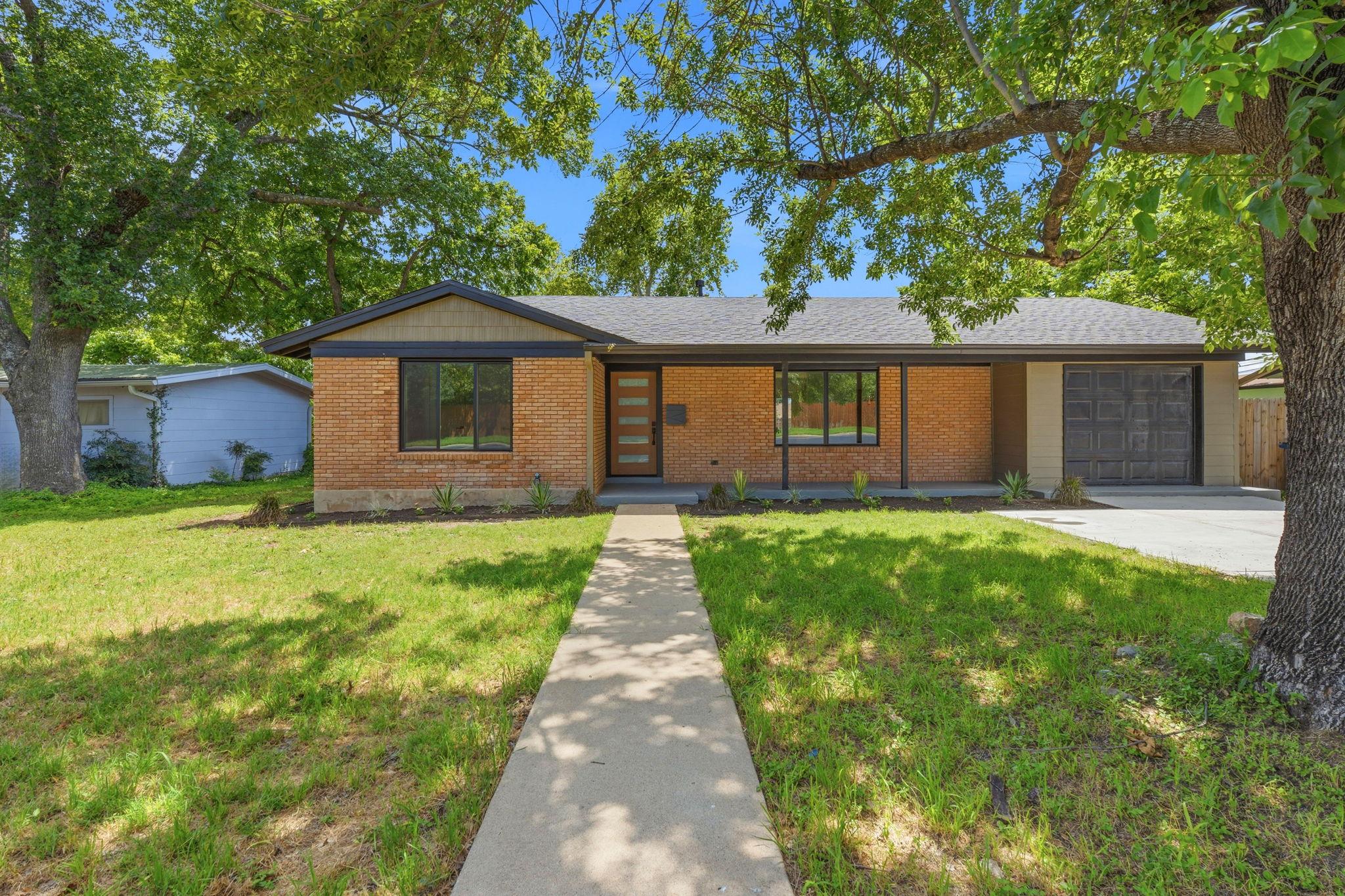 1203 Ridgehaven DR