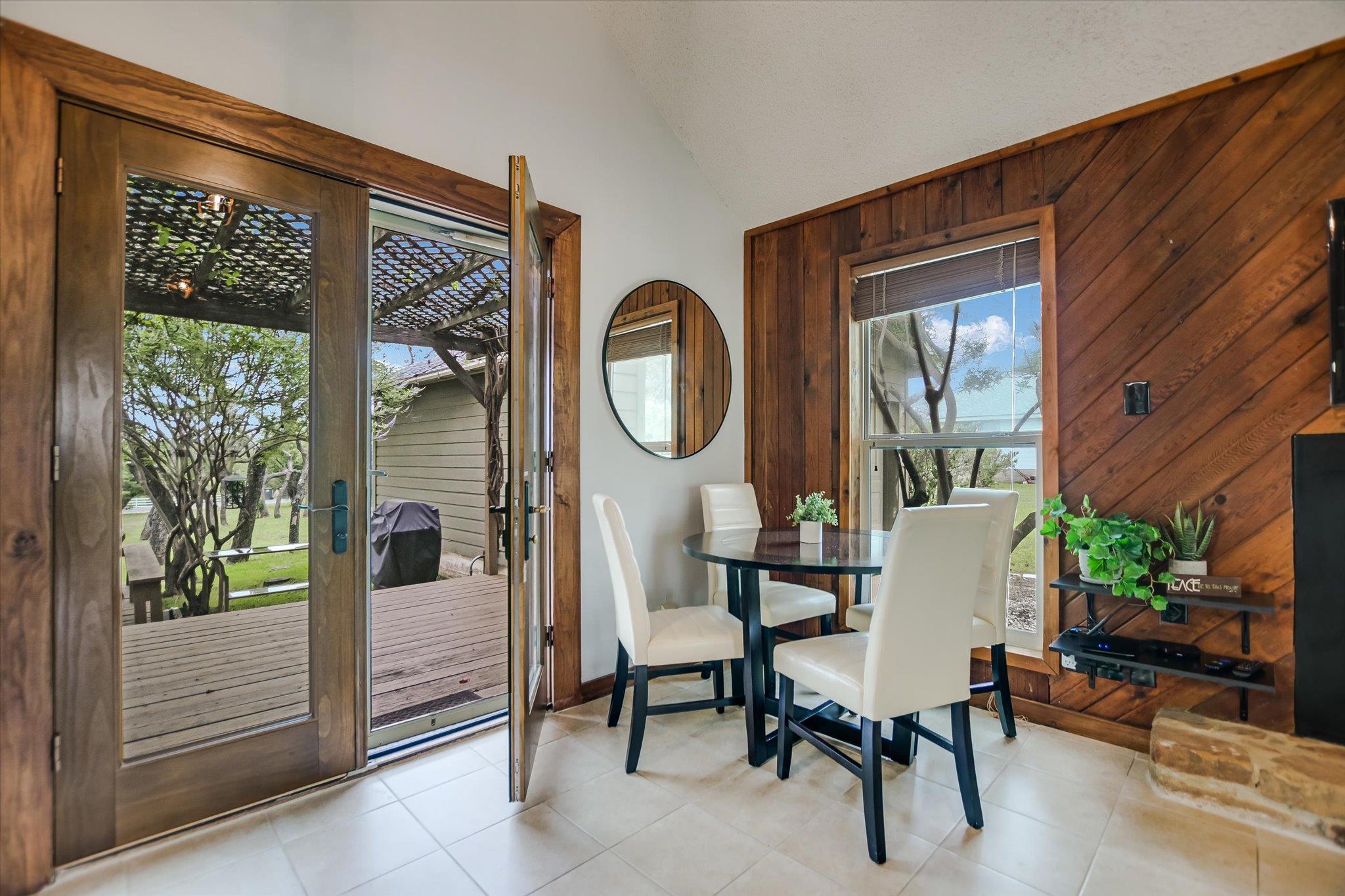 424 Bedford DR