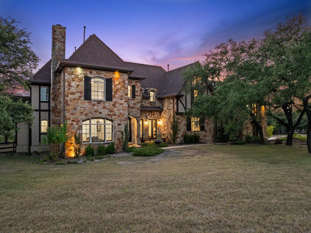 3140 La Ventana PKWY