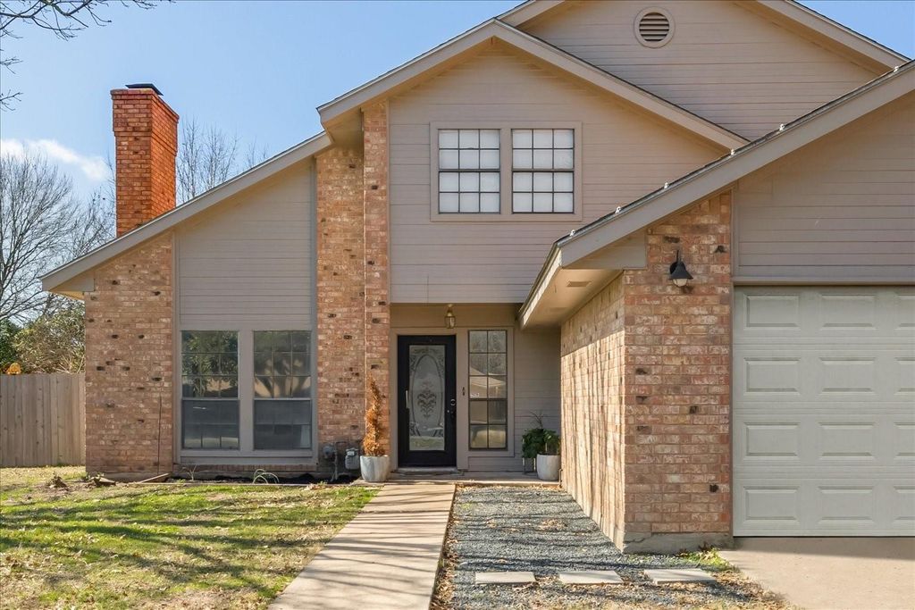 Photo of 422 Connolly CIR W, Lockhart, TX 78644 (MLS # 1978927)